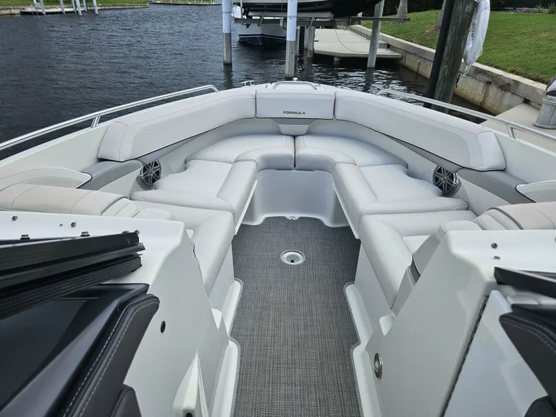 Slide: The Image of Formula BR 270 2017 - 5553127