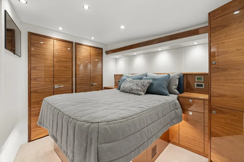 Slide: The Image of Viking 58 - Master Stateroom 2025 Viking 58 Convertible - 5553417