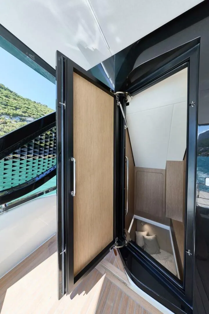 Slide: The Image of Prestige M7 (44) - 5907589