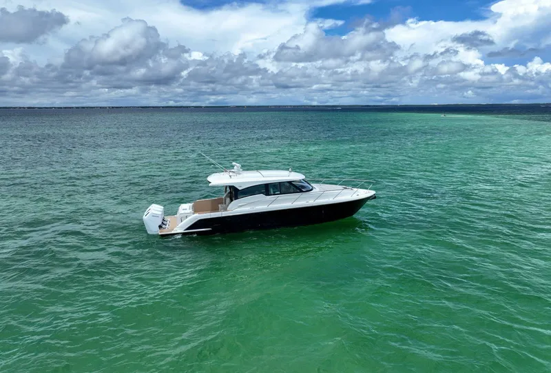 Slide: The Image of  2024 Tiara Yachts 48LE- LADY OGEA- Profile - 5556501