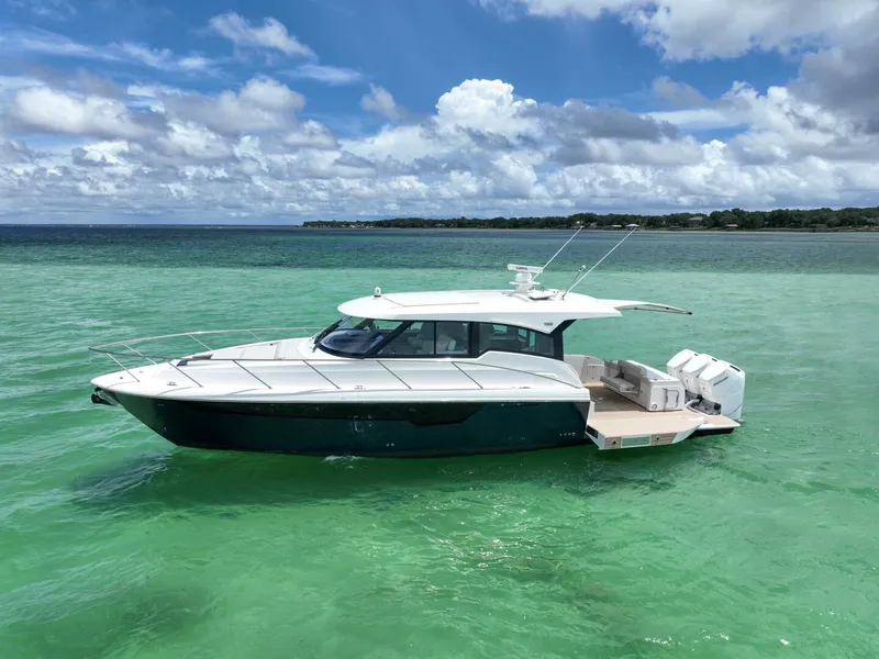 Slide: The Image of 2024 Tiara Yachts 48LE- LADY OGEA- Profile - 5556523