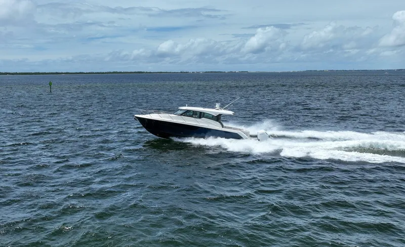 Slide: The Image of 2024 Tiara Yachts 48LE- LADY OGEA- Profile - 5556543