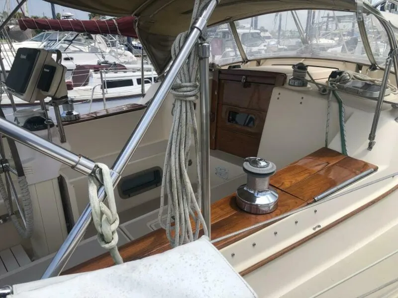 Slide: The Image of Island Packet 380 Fresh cockpit varnish - 5554686