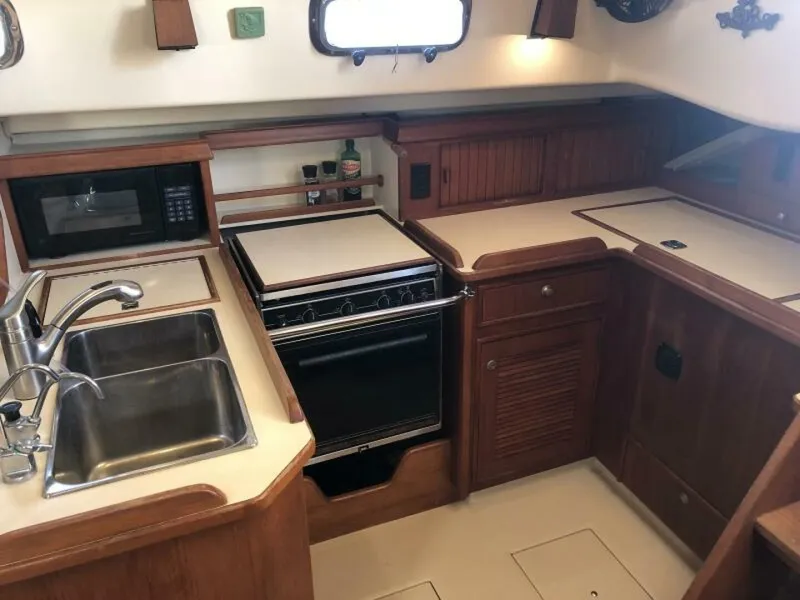 Slide: The Image of Island Packet 380 Galley - 5554650