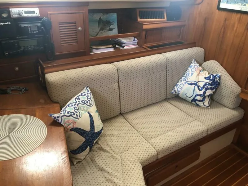 Slide: The Image of Island Packet 380 port settee - 5554659