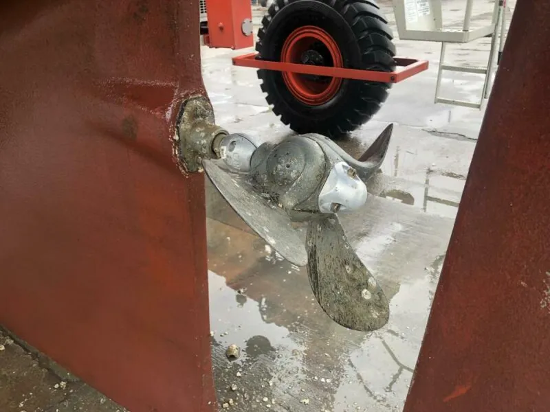 Slide: The Image of Island Packet 380 Feathering propeller - 5554674