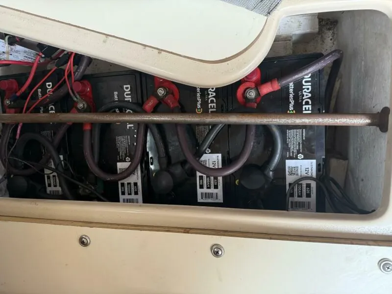 Slide: The Image of Island Packet 380 New batteries 4/2025 - 5554690