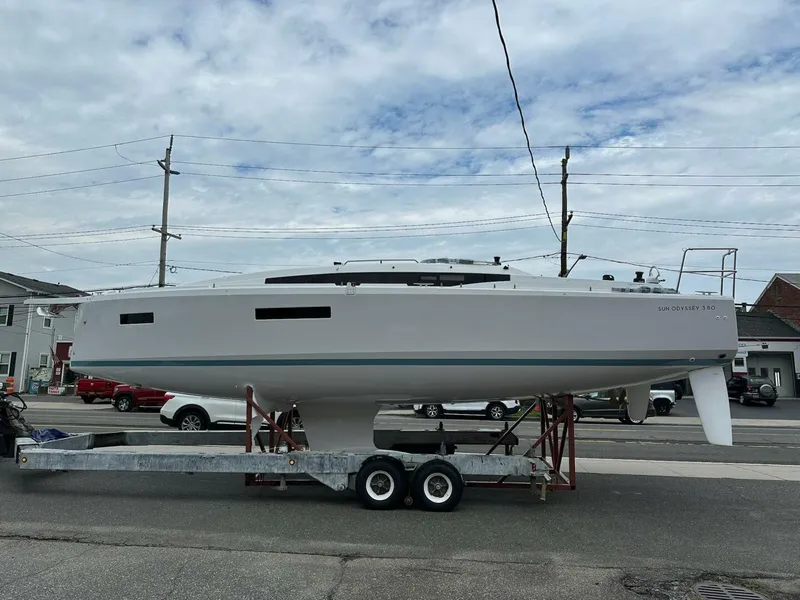 Slide: The Image of Jeanneau 380 2025 - 5556263