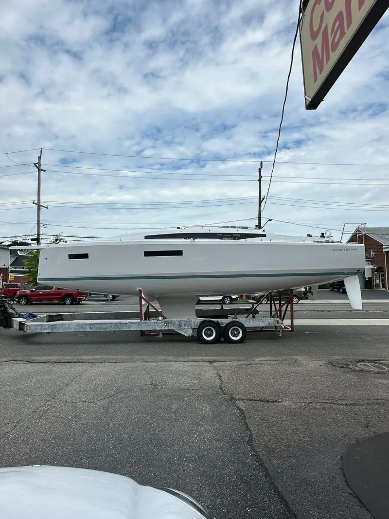 Slide: The Image of Jeanneau 380 2025 - 5556265