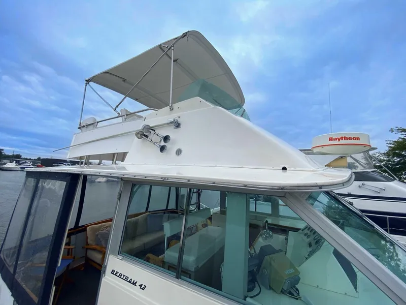 Slide: The Image of Bertram 42 Motor Yacht 1977 - 5556151