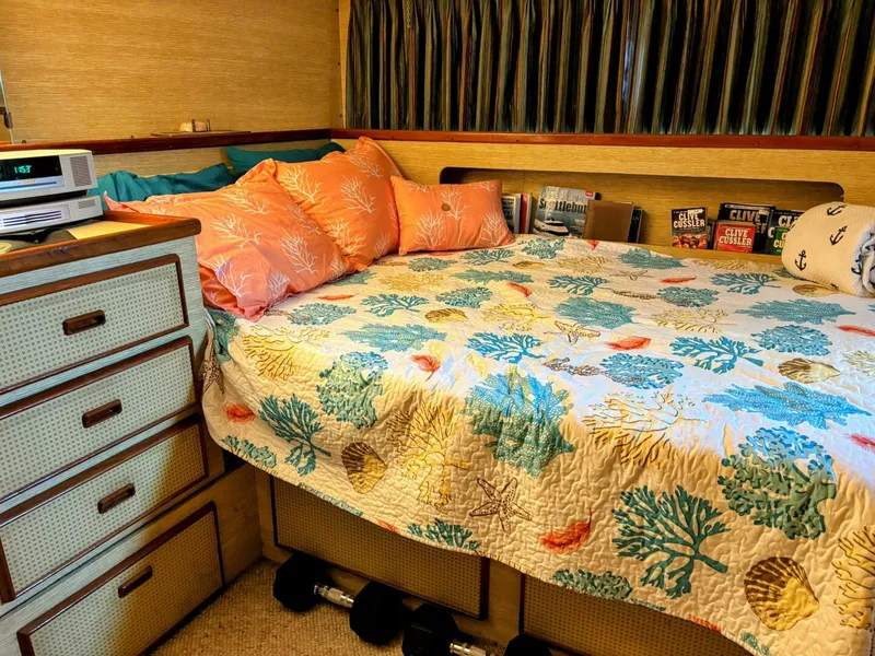 Slide: The Image of Bertram 42 Motor Yacht 1977 - 5556173