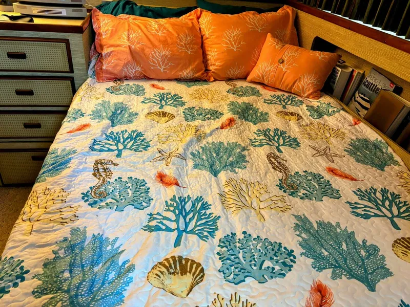 Slide: The Image of Bertram 42 Motor Yacht 1977 - 5556174