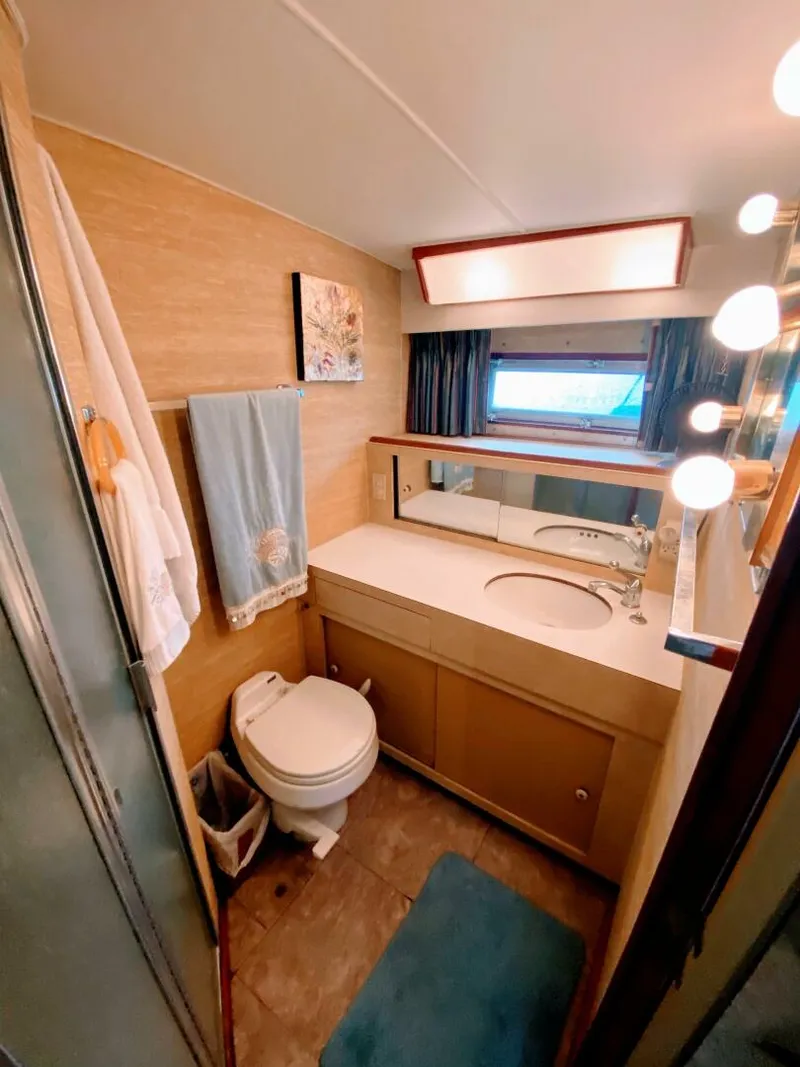 Slide: The Image of Bertram 42 Motor Yacht 1977 - 5556176