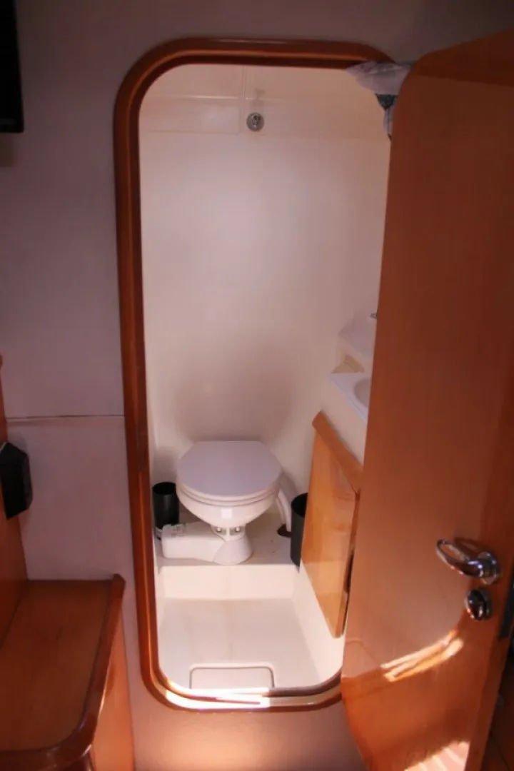 Slide: The Image of Used Sail Catamaran for sale 2006 ALLIAURA MARINE Privilege - JOBSITE - 5556682