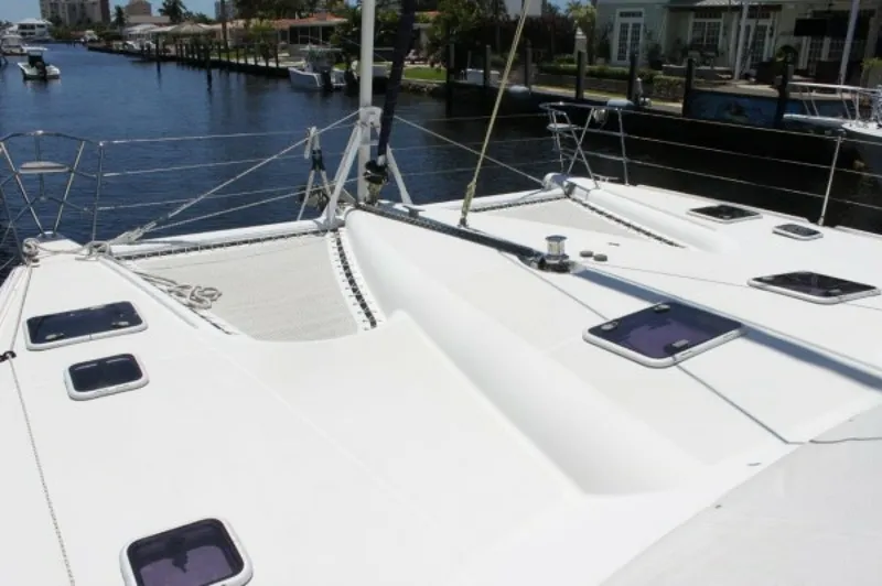 Slide: The Image of Used Sail Catamaran for sale 2006 ALLIAURA MARINE Privilege - JOBSITE - 5556671
