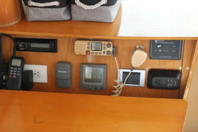 Slide: The Image of Used Sail Catamaran for sale 2006 ALLIAURA MARINE Privilege - JOBSITE - 5556698