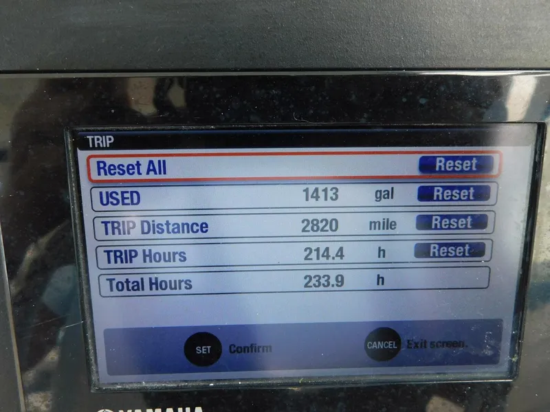 Slide: The Image of Robalo R247 Dual Console 2016 - 5556738