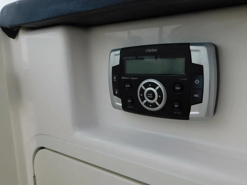 Slide: The Image of Robalo R247 Dual Console 2016 - 5556739