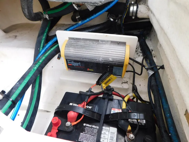 Slide: The Image of Robalo R247 Dual Console 2016 - 5556744