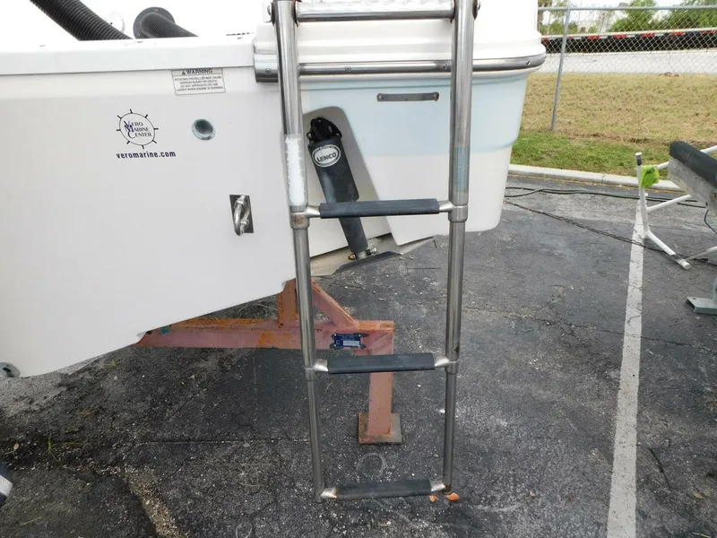 Slide: The Image of Robalo R247 Dual Console 2016 - 5556749