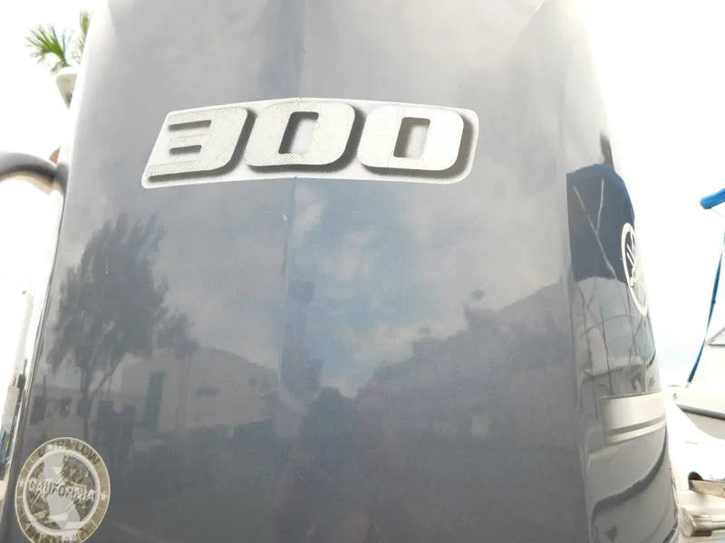 Slide: The Image of Robalo R247 Dual Console 2016 - 5556750