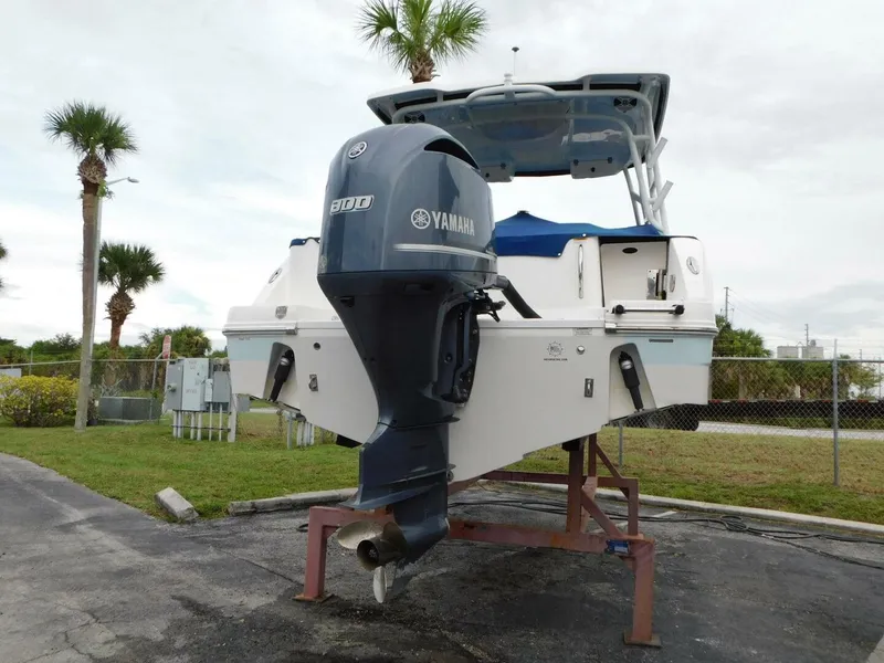 Slide: The Image of Robalo R247 Dual Console 2016 - 5556751