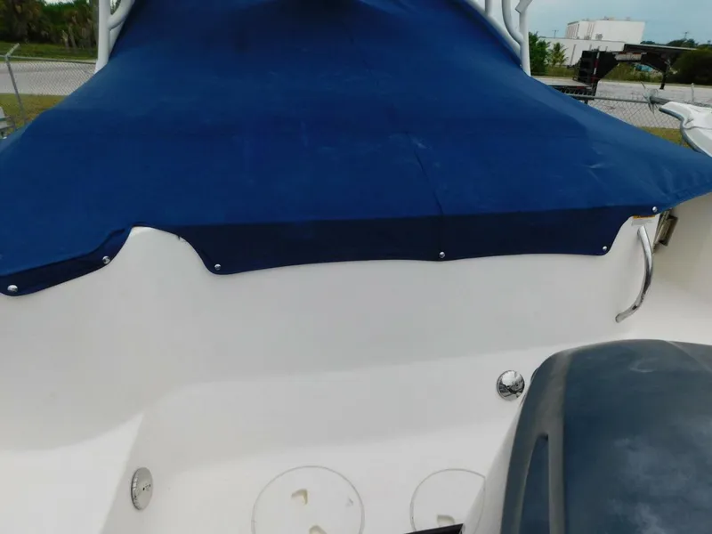 Slide: The Image of Robalo R247 Dual Console 2016 - 5556755