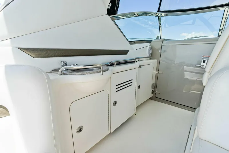 Slide: The Image of 2006 Sea Ray 38 Sundancer 'Ty One On' - 5557499