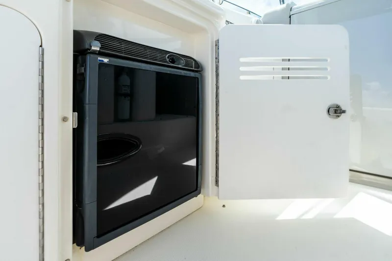 Slide: The Image of 2006 Sea Ray 38 Sundancer 'Ty One On' - 5557501