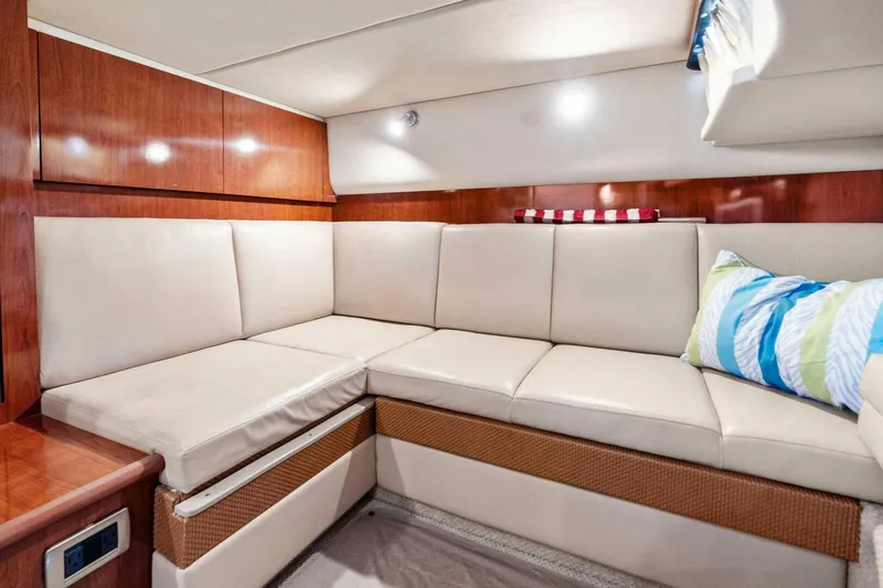 Slide: The Image of 2006 Sea Ray 38 Sundancer 'Ty One On' Salon - 5557508