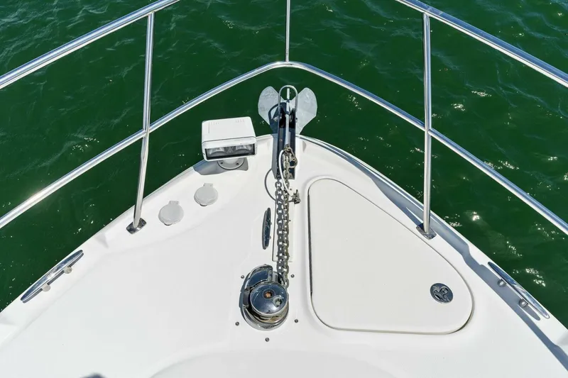 Slide: The Image of 2006 Sea Ray 38 Sundancer 'Ty One On' Bow - 5557522