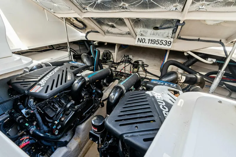 Slide: The Image of 2006 Sea Ray 38 Sundancer 'Ty One On' Engine Room - 5557525