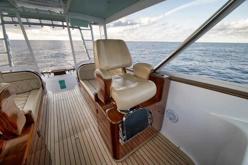 Slide: The Image of Winter Custom 46 Walkaround 2019 - 5581518