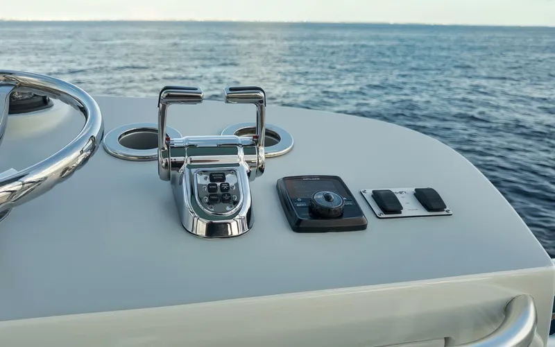 Slide: The Image of Winter Custom 46 Walkaround 2019 - 5581539