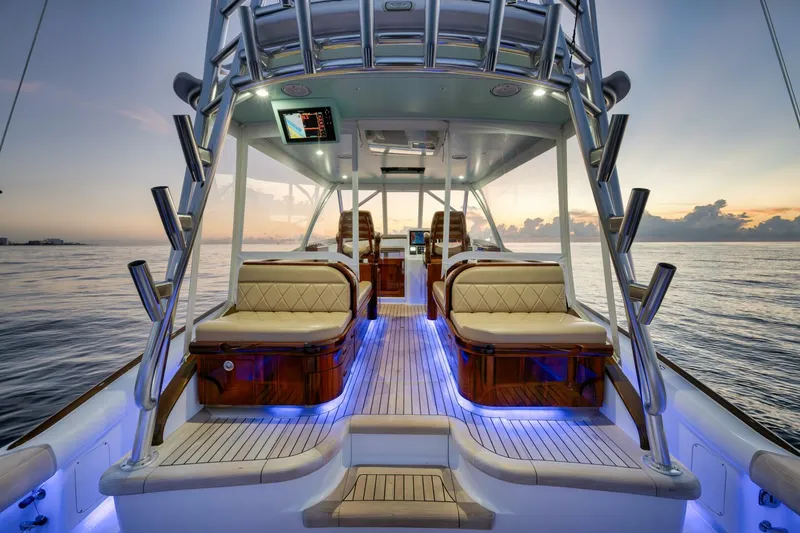 Slide: The Image of Winter Custom 46 Walkaround 2019 - 5581540