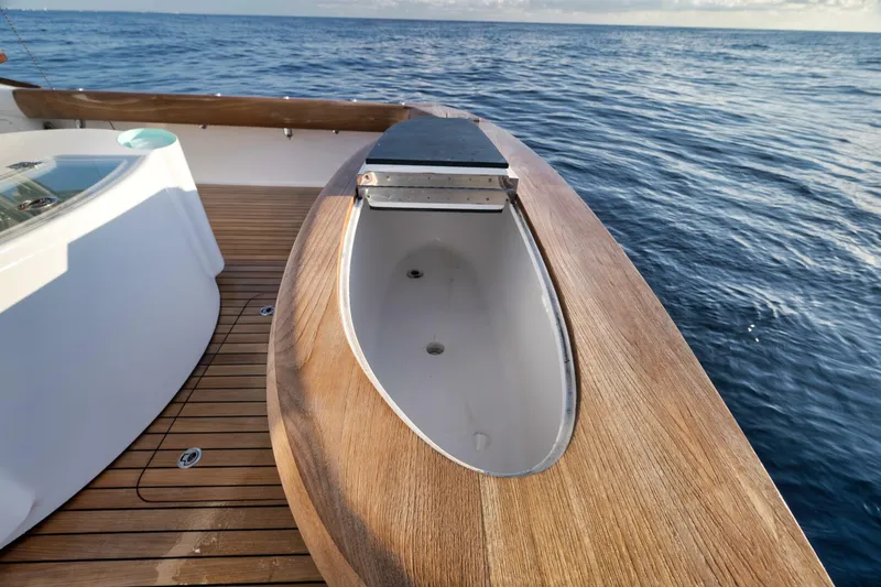 Slide: The Image of Winter Custom 46 Walkaround 2019 - 5581559