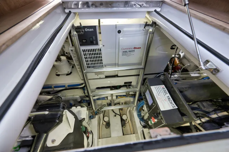 Slide: The Image of Winter Custom 46 Walkaround 2019 - 5581562