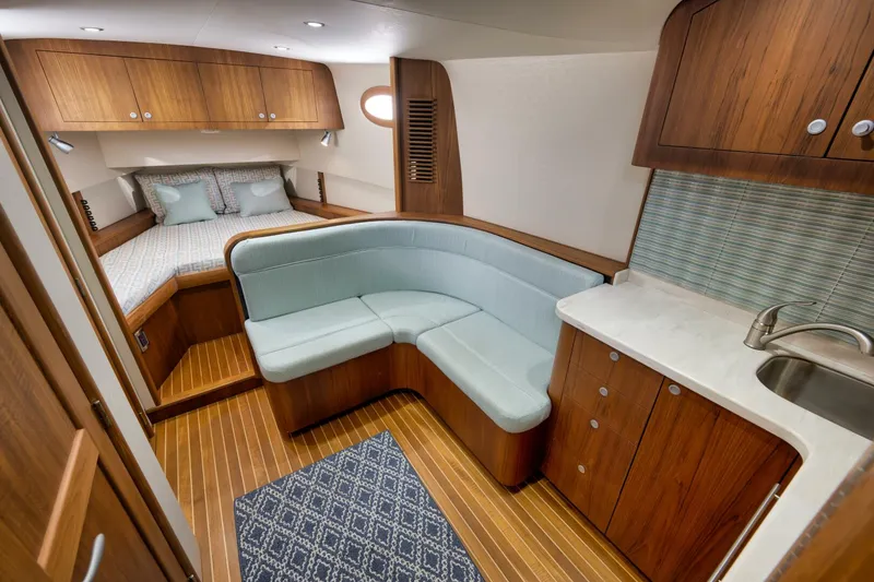 Slide: The Image of Winter Custom Yachts 46 Walkaround 2019 - 5581467