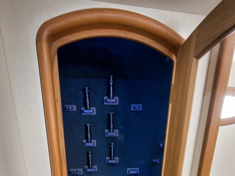 Slide: The Image of Winter Custom Yachts 46 Walkaround 2019 - 5581472