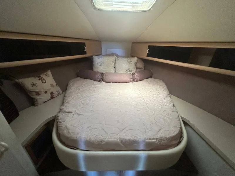 Slide: The Image of Silverton 34 Convertible 1990 - 5558172