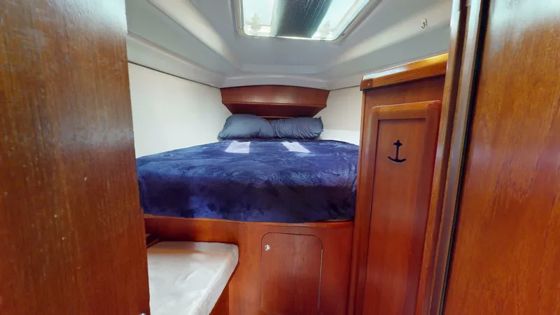 Slide: The Image of Hunter 43 1991 - 5575949