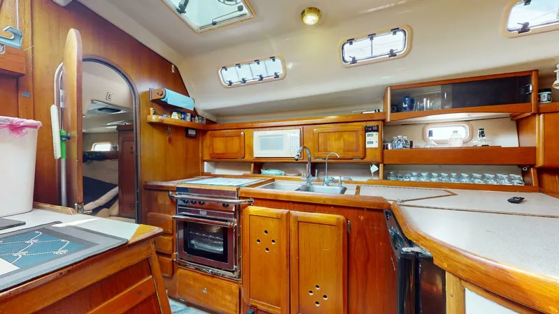 Slide: The Image of Hunter 43 1991 - 5575951