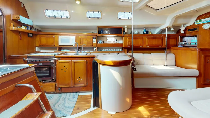 Slide: The Image of Hunter 43 1991 - 5575954