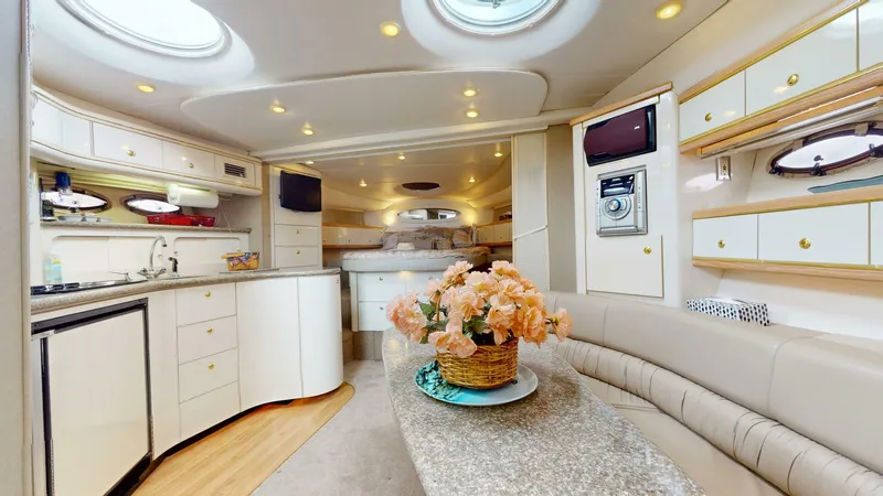 Slide: The Image of Maxum 4100 1999 - 5575970