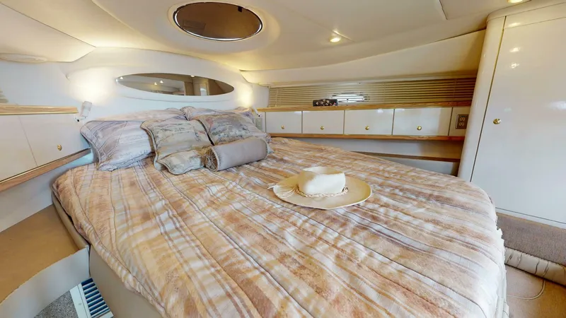 Slide: The Image of Maxum 4100 1999 - 5575974