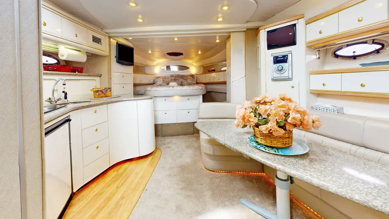 Slide: The Image of Maxum 4100 1999 - 5575986