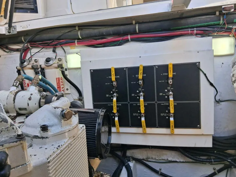 Slide: The Image of Maxum 4100 1999 - 5636898