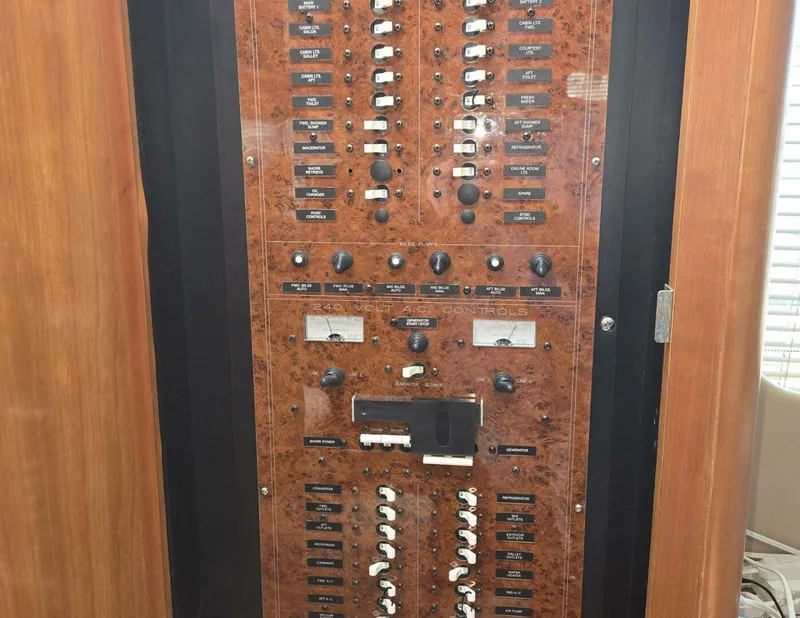 Slide: The Image of Silverton 392 Aft Cabin Motor Yacht 2003 - 5558615