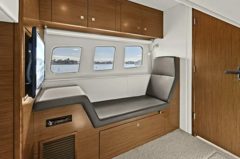 Slide: The Image of 2014 45 Cruisers Yachts Cantius - Best Times Too - 5558820