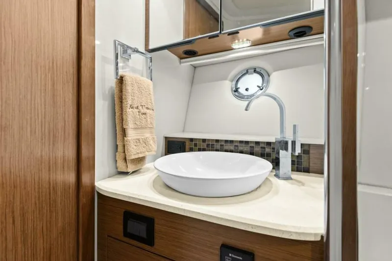 Slide: The Image of 2014 45 Cruisers Yachts Cantius - Best Times Too - 5558832